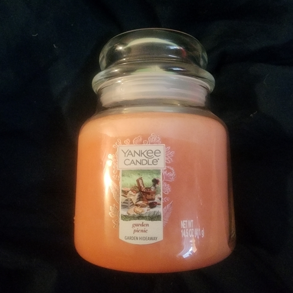YANKEE CANDLE GARDEN PICNIC JAR  CANDLE  14.5OZ   ~NEW~